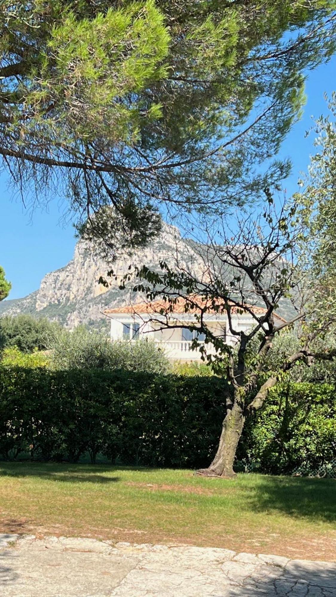 Magnifique Villa Moderne Avec Piscine La Gaude Luaran gambar